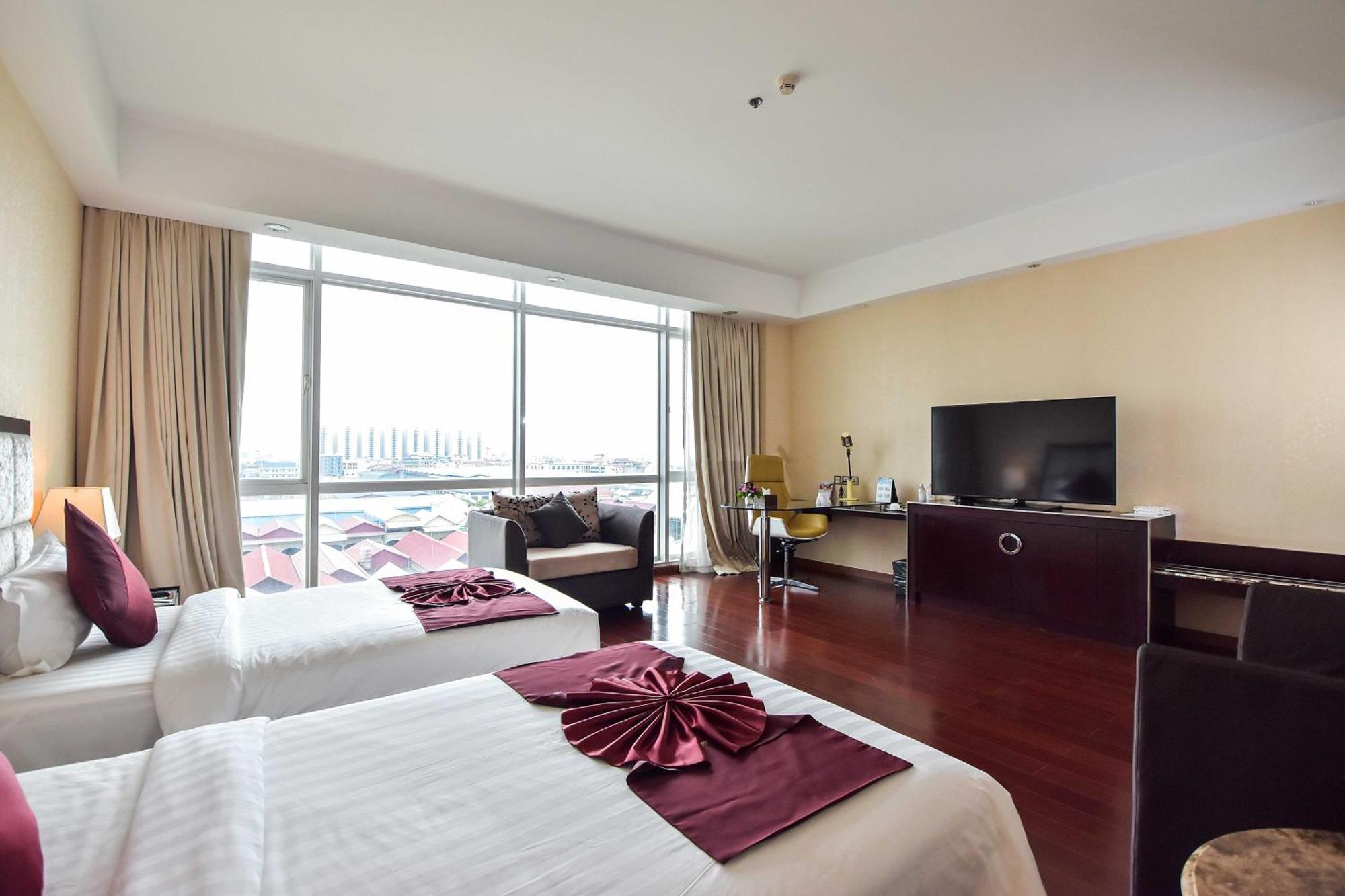 Dara Airport Hotel Phnom Penh Exterior photo